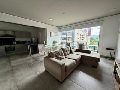 Vendo departamento de 2 dormitorios en Edif. Ad Maiora - Barrio Las Mercedes, Asunción.