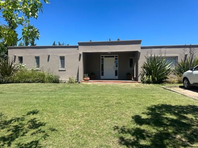 EXCLENTE CASA EN COLINAS DE CARRASCO