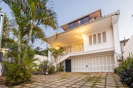 RESIDENCIA DE 4 DORMITORIOS EN LAS MERCEDES