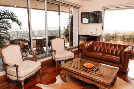 EN VENTA Lujoso Departamento 2 Dormitorios AMOBLADO - Palacio de Los Patos - Piso 25