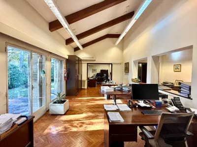 Esquina Premium en Carrasco Sur: ideal empresas o vivienda