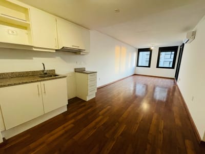 Venta 2 Dormitorios En Ciudad Vieja Con Renta