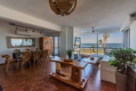 Apartamento en alquiler 3 dormitorios 3 baños y garaje Frente al mar