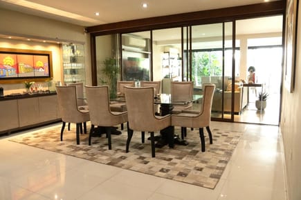 Exclusiva residencia en venta en el prestigioso barrio Mburicao.