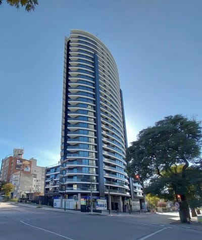 Exclusivo Apartamento a Estrenar en Buceo: Lujo y Confort Moderno