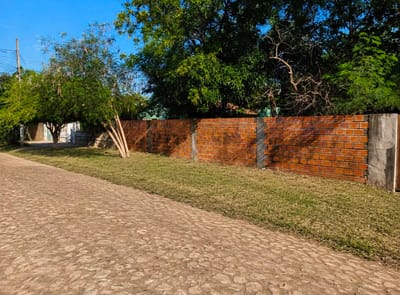 VENDO AMPLIO TERRENO AMURALLADO EN CAMPO GRANDE LUQUE