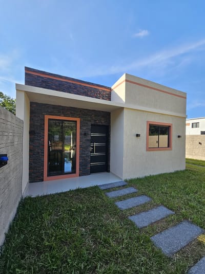 VENDO HERMOSA CASA EN MARIANO ROQUE ALONSO