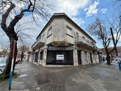 Venta Local Comercial En Esquina La Blanqueada Máxima Visibilidad