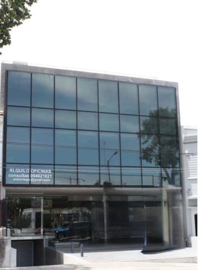 Exclusiva Oficina de Lujo con Ubicación Estratégica Frente al Prestigioso Punta Carretas Shopping