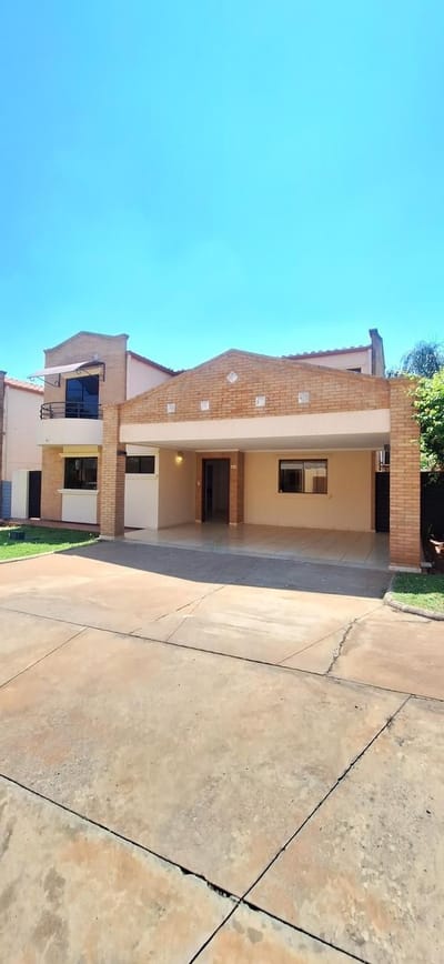VENDO HERMOSA CASA DE 3 DORMITORIOS EN BOULEVARD BALCONES DE CONFEDERACIÓN
