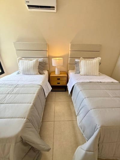 En venta casa zona condominio Villa Delfina - San Bernardino