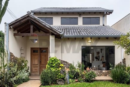 AMPLIA CASA EN CAPIATÁ - POSTA YBYCUÁ EN VENTA