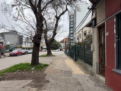 Gran oportunidad de compra! Casa totalmente renovada en magnífica ubicación