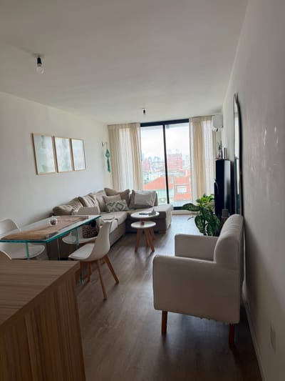 Venta De Apartamento 2 Dormitorios C/ Cochera La Blanqueada Sobre Av. Itala