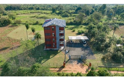 AMPLIO TERRENO CON DEPARTAMENTOS INDEPENDIENTES EN CAACUPÉ EN VENTA (14.745 M2)