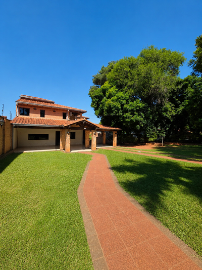 RESIDENCIA EN VENTA - BARRIO YPATI - VILLA ELISA