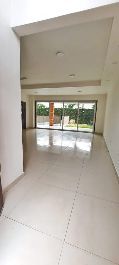 ALQUILO DÚPLEX DE 3 DORMITORIOS – BARRIO MBURUCUYÁ