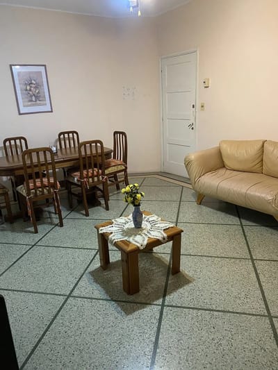 ALQUILER EN JACINTO VERA DE 2 DORMITORIOS AMUEBLADO, BALCON Y TERRAZA CERRADA, GASTOS COMUNES BAJOS