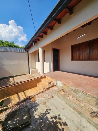 Casa en esquina en Ñemby Pa'i Ñu 