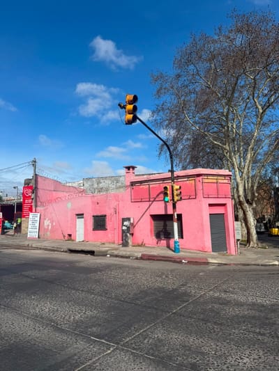 LOCAL COMERCIAL EN ALQUILER | ESQUINA SAN MARTÍN Y JOSÉ BATLLE Y ORDÓÑEZ