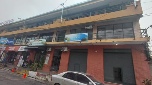 SALONES COMERCIALES Y OFICINAS DISPONIBLES EN FERNANDO DE LA MORA CENTRO
