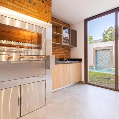 Vendo casa con 4 dormitorios en suite en barrio Mburucuya - Asunción