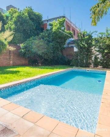Casa en venta en barrio Mburucuyá - Asunción
