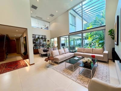 VENTA | Moderna residencia de 4 dormitorios en suite en Barrio Mburicao