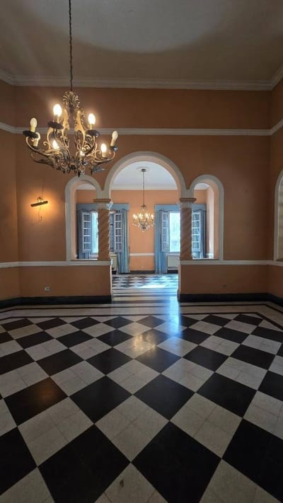 En venta casa de época sobre Avenida Mariscal López - Asunción