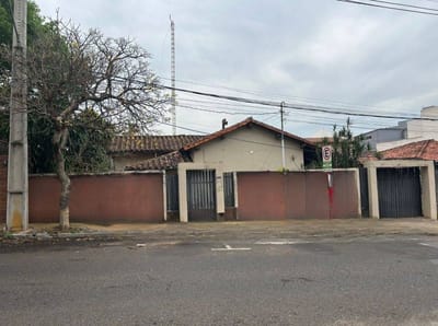 CASA EN VENTA EN VILLAMORRA - INMEJORABLE UBICACION