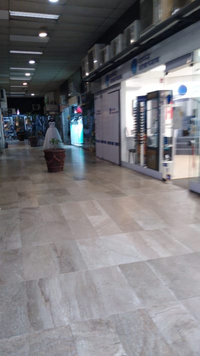 VENTA CENTRO LOCAL COMERCIAL EN GALERIA DEL VIRREY MUY BUENO!!