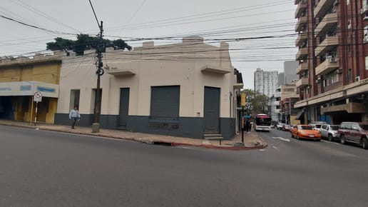 ALQUILER DE AMPLIO SALON COMERCIAL EN ASUNCION CENTRO