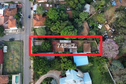 Venta de amplia casa en venta en Fernando de la Mora