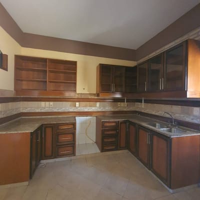 Dúplex en venta – Primer Barrio, Luque