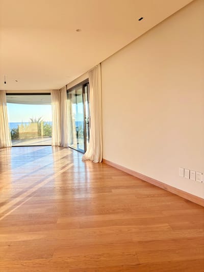 Apartamento Venta Punta Gorda con vista al mar. 213 m2 de area privada