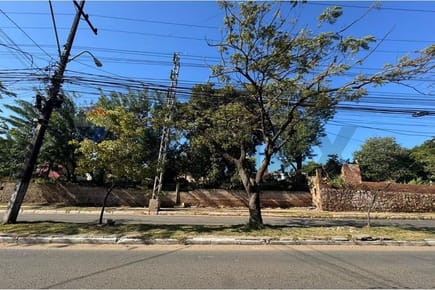 Vendo terreno sobre Artigas
