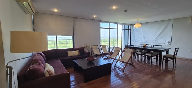 VENDO PENHOUSE AMOBLADO EN ZONA DEL YACHT
