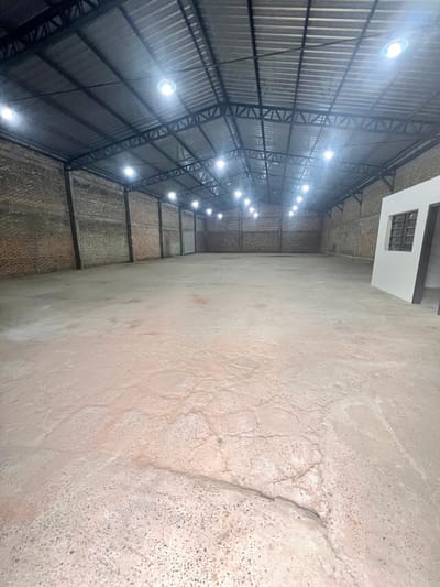 En Alquiler Depósito de 680 m2 en Mariano Roque Alonso A518