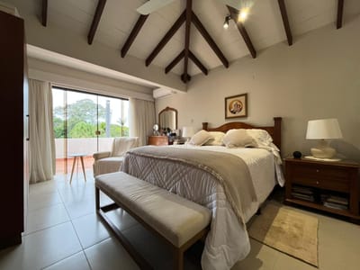 EN VENTA RESIDENCIA – BARRIO FELICIDAD.