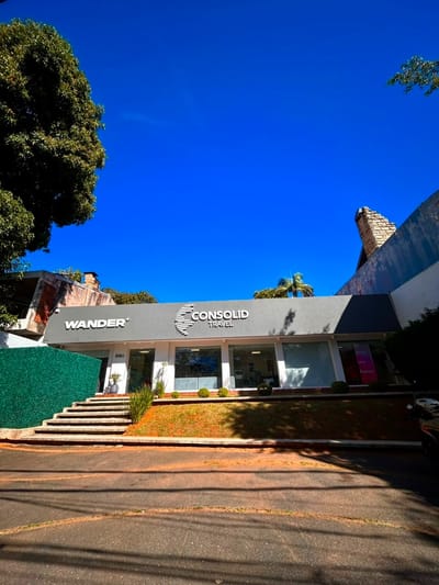 ALQUILO AMPLIO LOCAL COMERCIAL EN VILLA MORRA