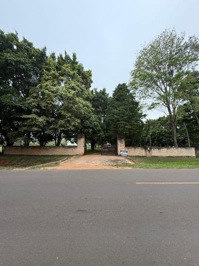 SE VENDE EN NUEVA ITALIA: EXCEPCIONAL GRANJA DE 10 HECTÁREAS, TOTALMENTE EQUIPADA Y CON UBICACIÓN PRIVILEGIADA.