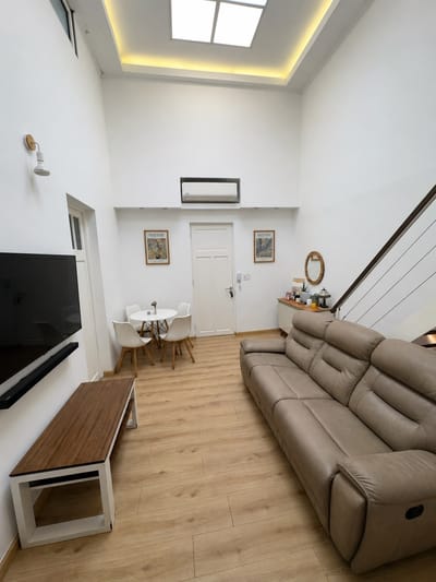 APARTAMENTO EN POCITOS CON AZOTEA EXCLUSIVA – EXCELENTE OPORTUNIDAD