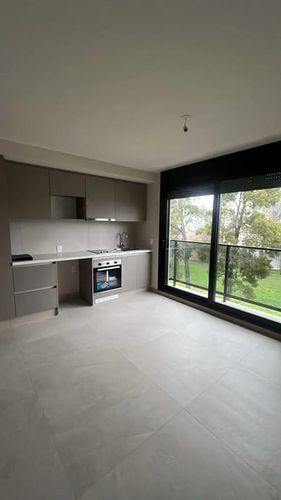 ALQUILER EN CARRASCO NORTE A ESTRENARA, MONO AMBIENTE CON BALCON, COMPLEJO CON SEGURIDAD, PISCINA, SUM, ETC