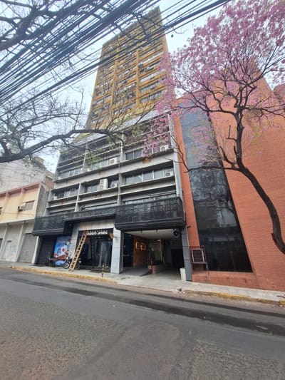 VENDO oficina en el Centro de Asuncion, Edificio Betón 1