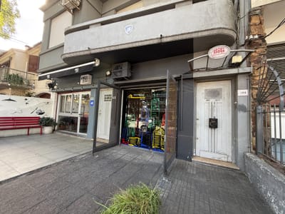 Alquiler Local 15 M2 Sobre Avenida Puerto Del Buceo/ Pocitos Nuevo