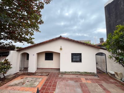 CASA EN PLANTA BAJA, LAMBARE BARRIO SANTA ROSA