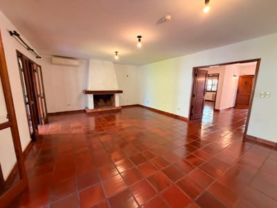 Alquiler Exclusivo: Vivienda u Oficina Premium en Zona Shop del Sol