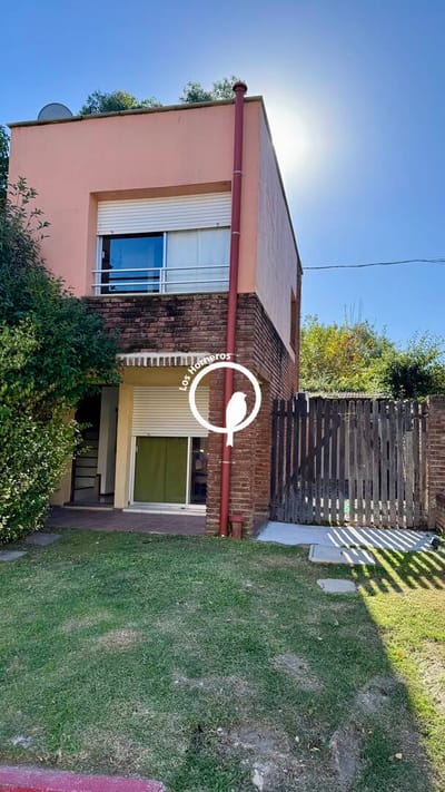 Casa duplex de 2 dormitorios en Venta - Solymar