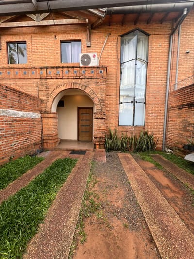 VENDO DUPLEX EN SAN LORENZO LAURELTY A MEDIA CUADRA DE LAGUNA GRANDE