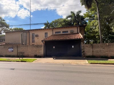 Vendo terreno en esquina sobre moises bertoni barrio herrera